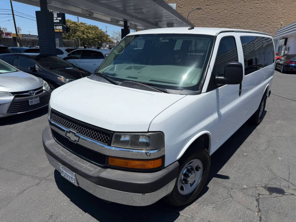 chevrolet express passenger 2014 1GAWGRFG8E1100694 image chevrolet express passenger 2014 1GAWGRFG8E1100694 image